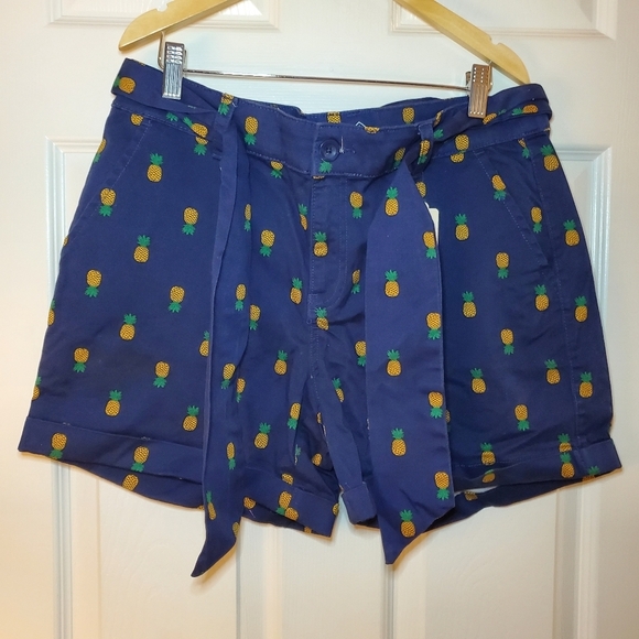 St John's Bay Shorts Blue Pineapple Design Size 10 NWT - Picture 2 of 7
